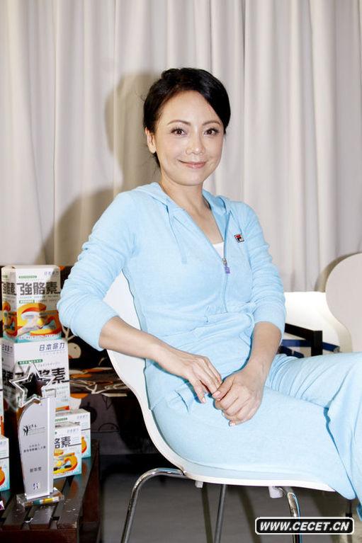 鄧萃雯運動(dòng)裝拍攝廣告