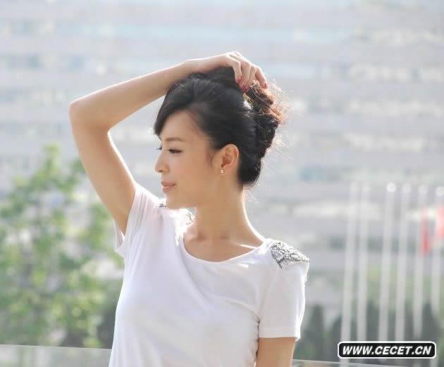 張靜初復古妝容寫(xiě)真