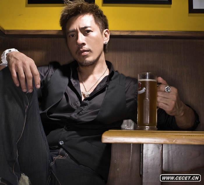 呂頌賢最新憂(yōu)郁寫(xiě)真