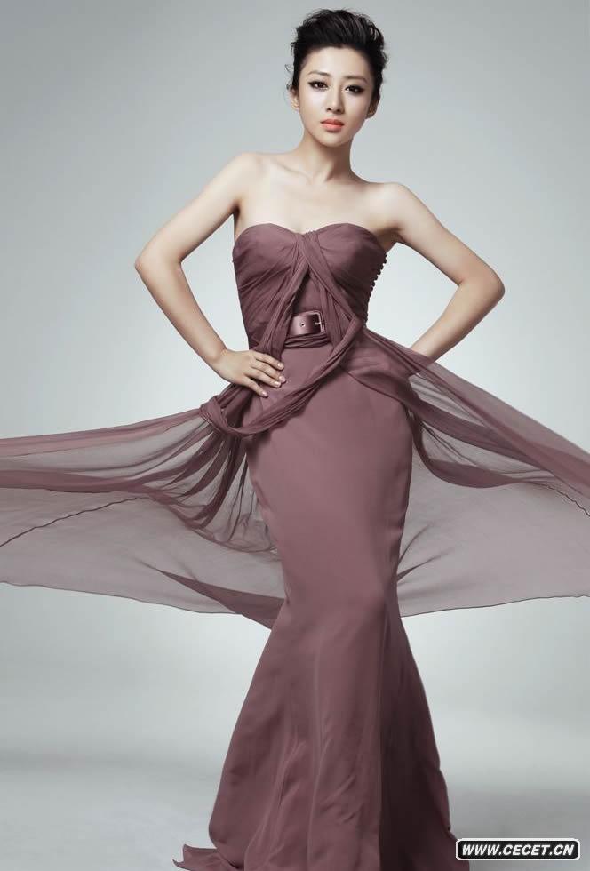 劉思彤寫(xiě)真秀迷人身材