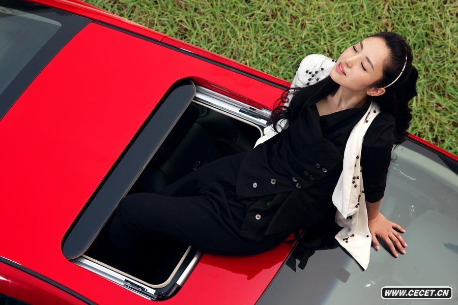 美人董璇俏麗上鏡