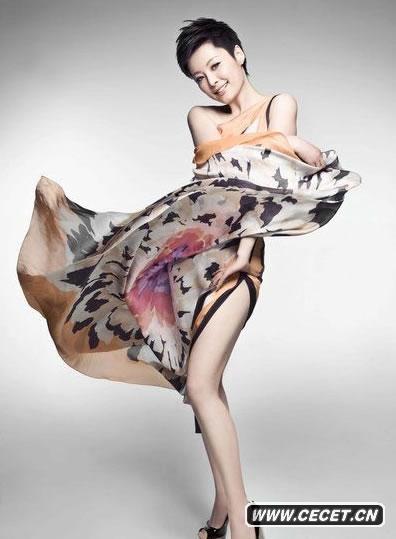 袁莉華美宮廷裝寫(xiě)真