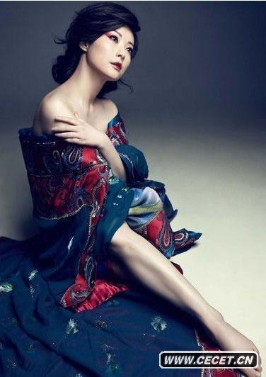 袁莉華美宮廷裝寫(xiě)真