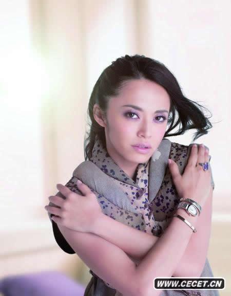 姚晨登時(shí)尚雜志封面