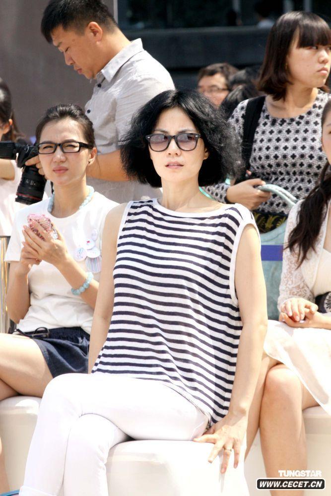 王菲出席嫣然慈善活動(dòng)