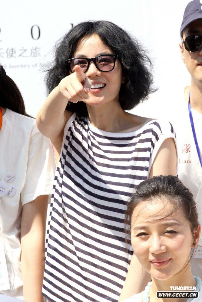 王菲出席嫣然慈善活動(dòng)