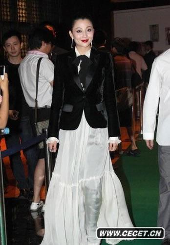 殷桃烈焰紅唇妖艷奪目