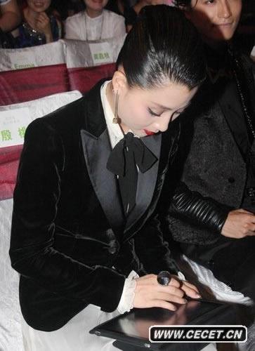 殷桃烈焰紅唇妖艷奪目