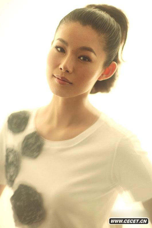 于娜展露名模風(fēng)范