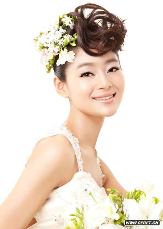 王媛可嬌俏驚艷登封面