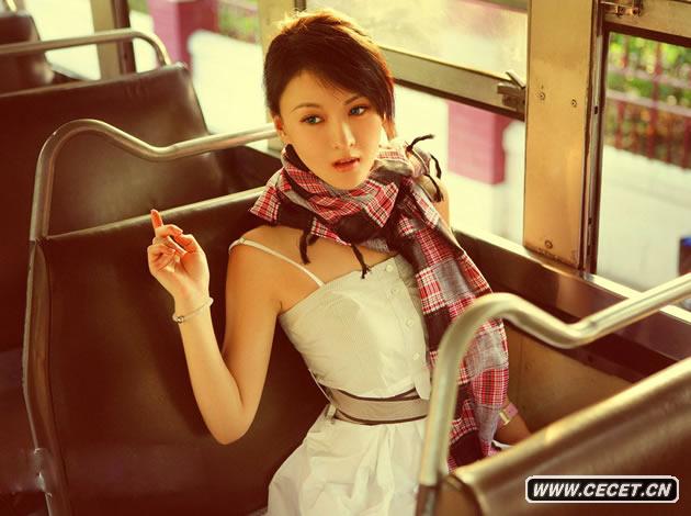 鄭亦桐演繹洛麗塔風(fēng)