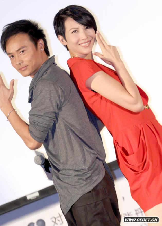 蔡少芬攜老公秀甜蜜