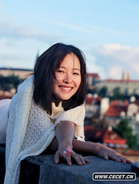 江一燕迷情布拉格街頭