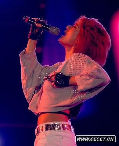 江映蓉當眾自摸