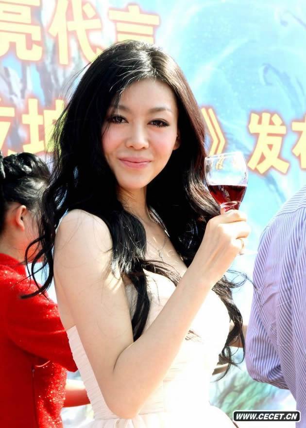 鞏新亮不懼暴曬代言網(wǎng)游