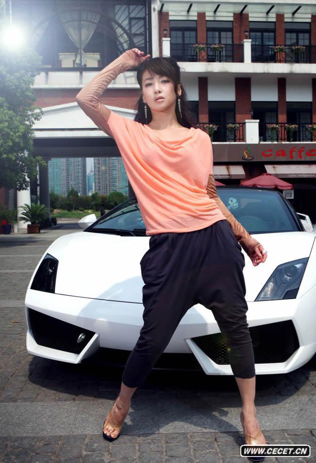 陳紫函香車(chē)美女秀美腿