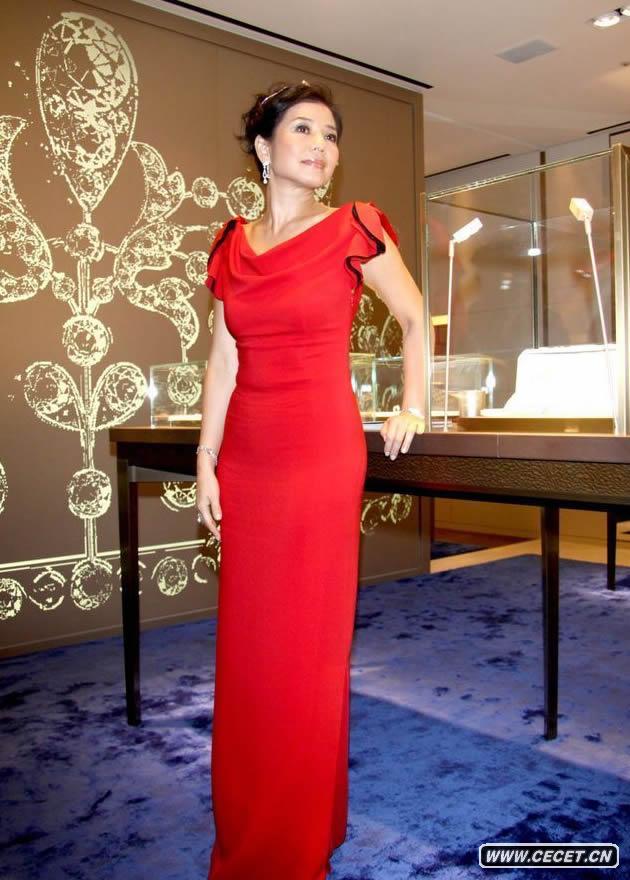 鐘楚紅紅色禮服變公主