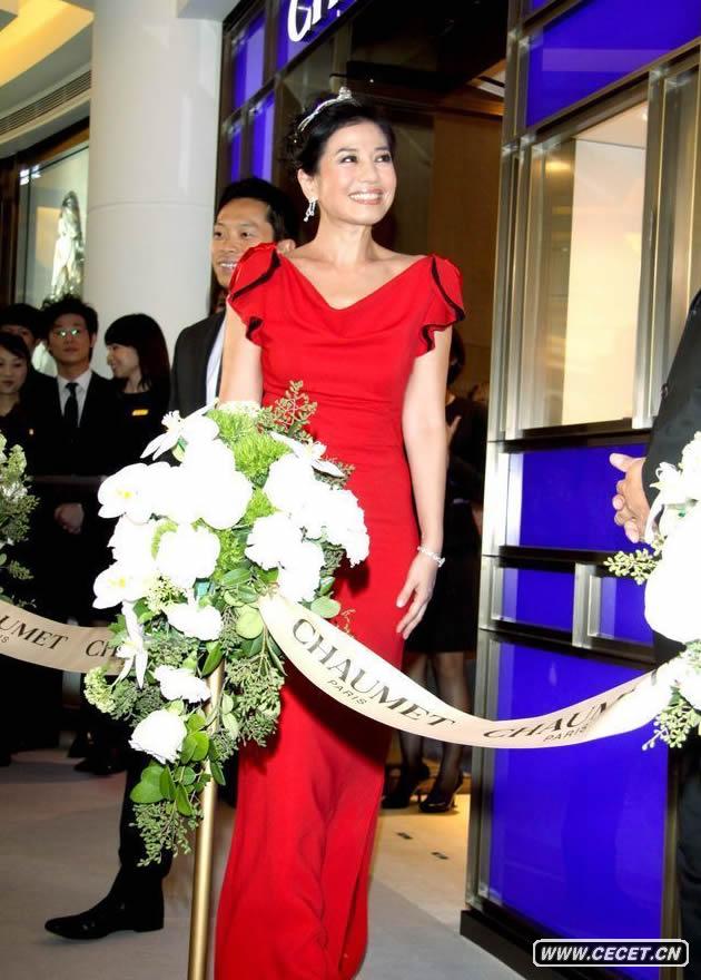 鐘楚紅紅色禮服變公主