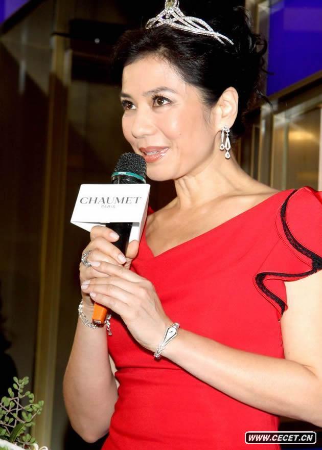 鐘楚紅紅色禮服變公主