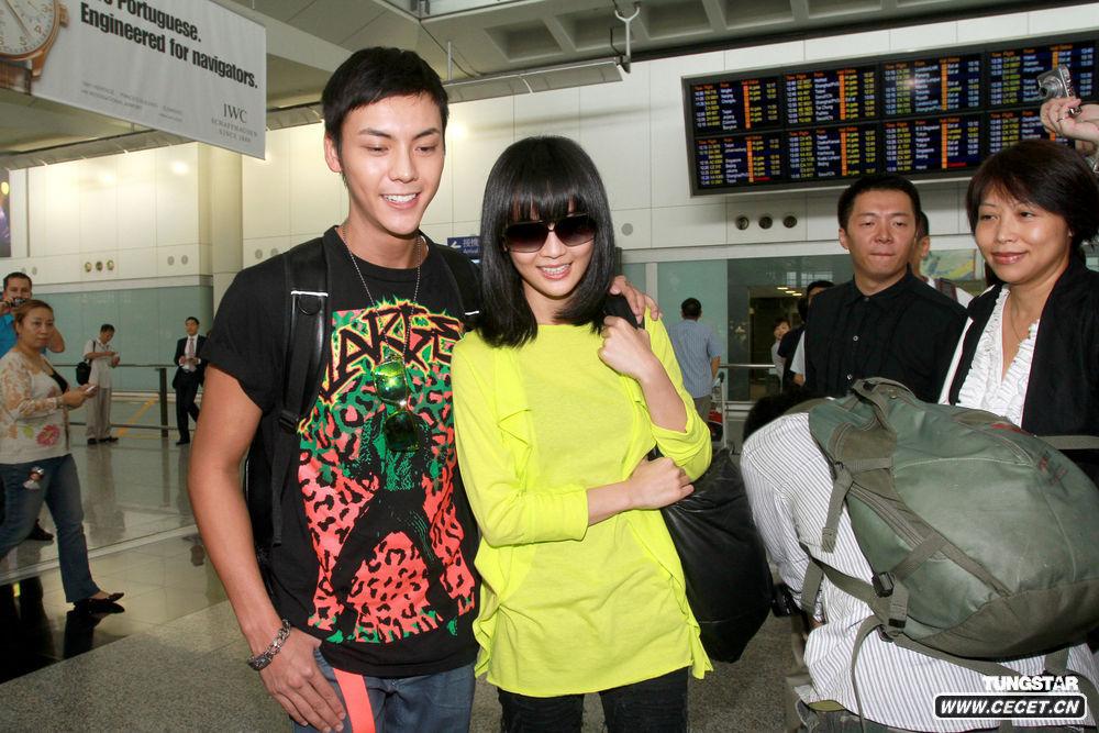 阿Sa陳偉霆親密返港