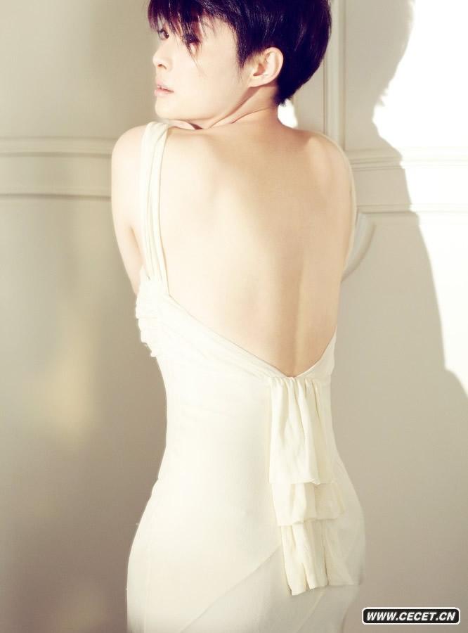 袁莉傲人身材引爆眼球