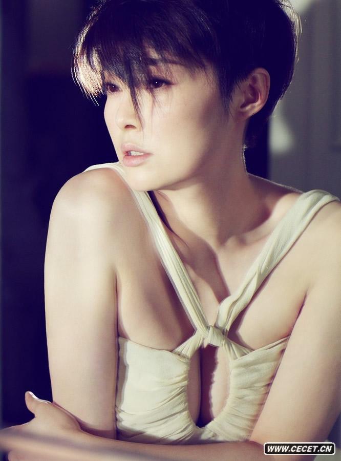 袁莉傲人身材引爆眼球