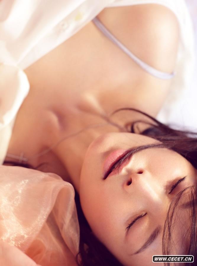 袁莉傲人身材引爆眼球