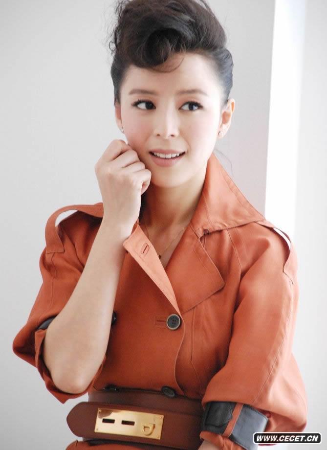 張靜初演繹清新氣質(zhì)