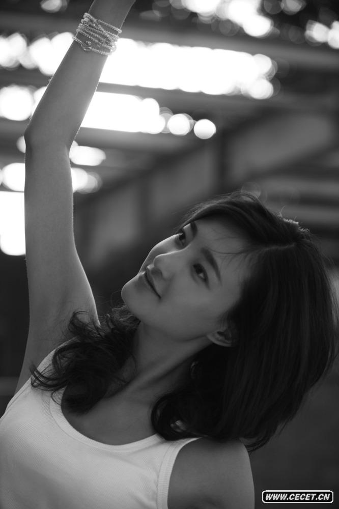 王麗坤演繹黑白誘惑