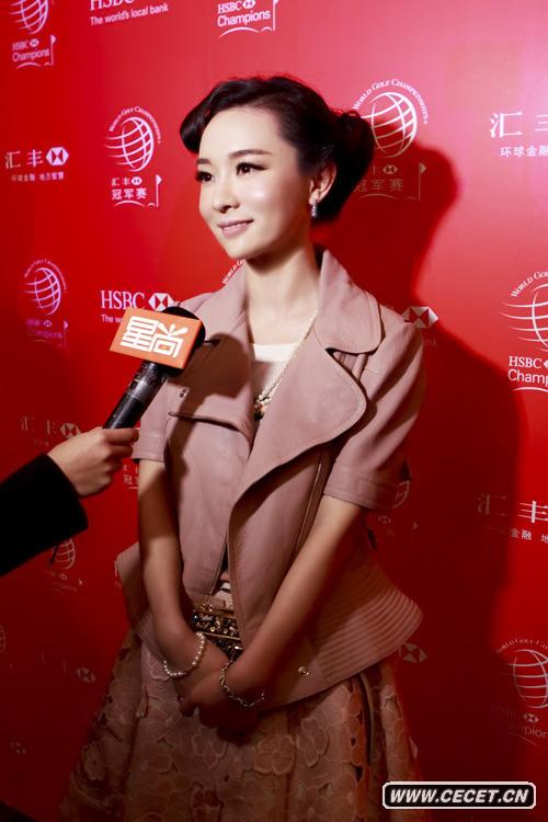 霍思燕復古赫本妝亮相