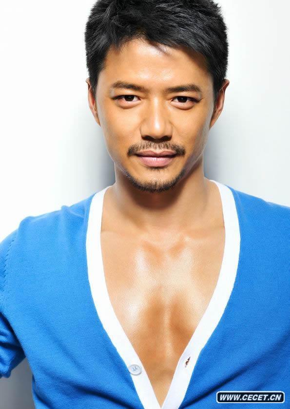 段奕宏溫暖硬漢寫(xiě)真