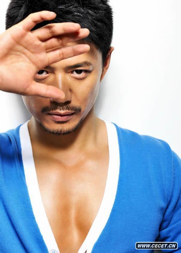 段奕宏溫暖硬漢寫(xiě)真