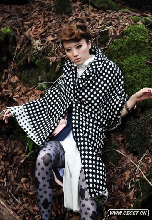 尚雯婕原始森林拍攝寫(xiě)真