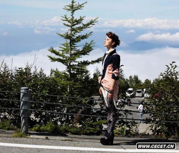 尚雯婕波點(diǎn)褲襪大膽出位