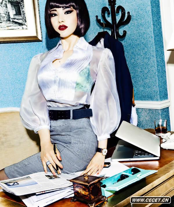 孟茜破尺度拍性感大片