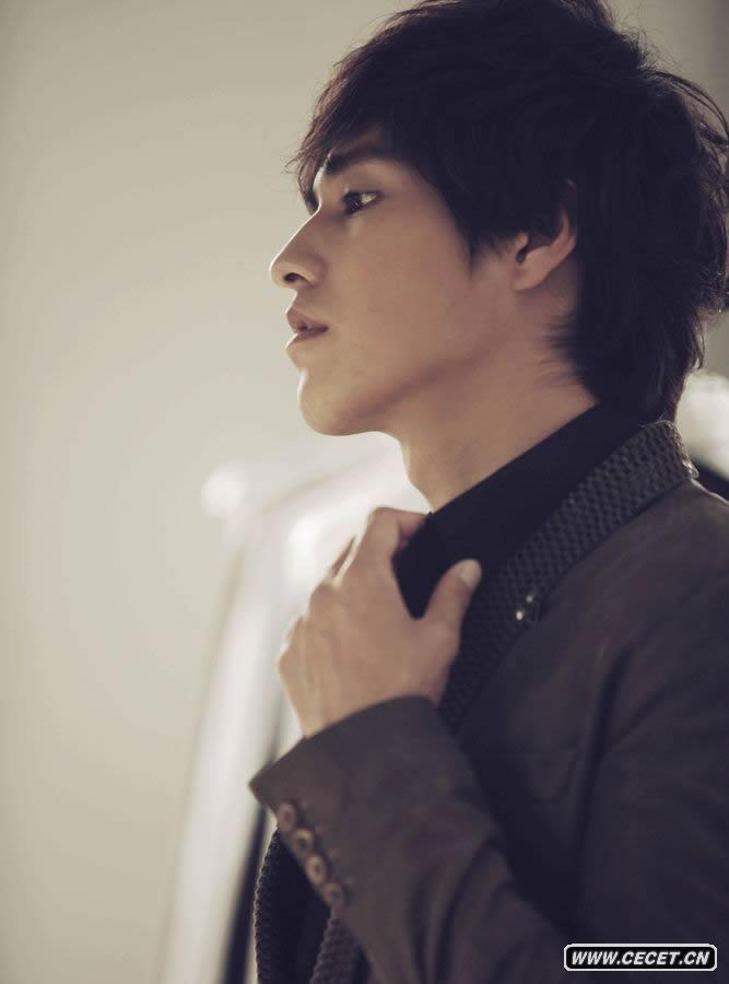 藍正龍絕色寫(xiě)真曝光