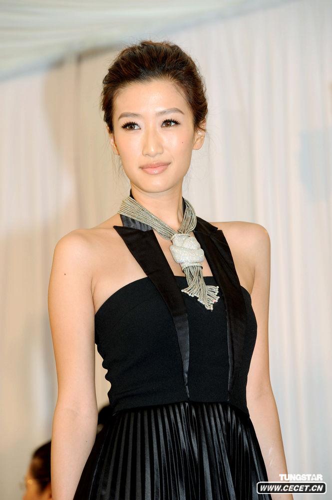 謝婷婷走珠寶秀