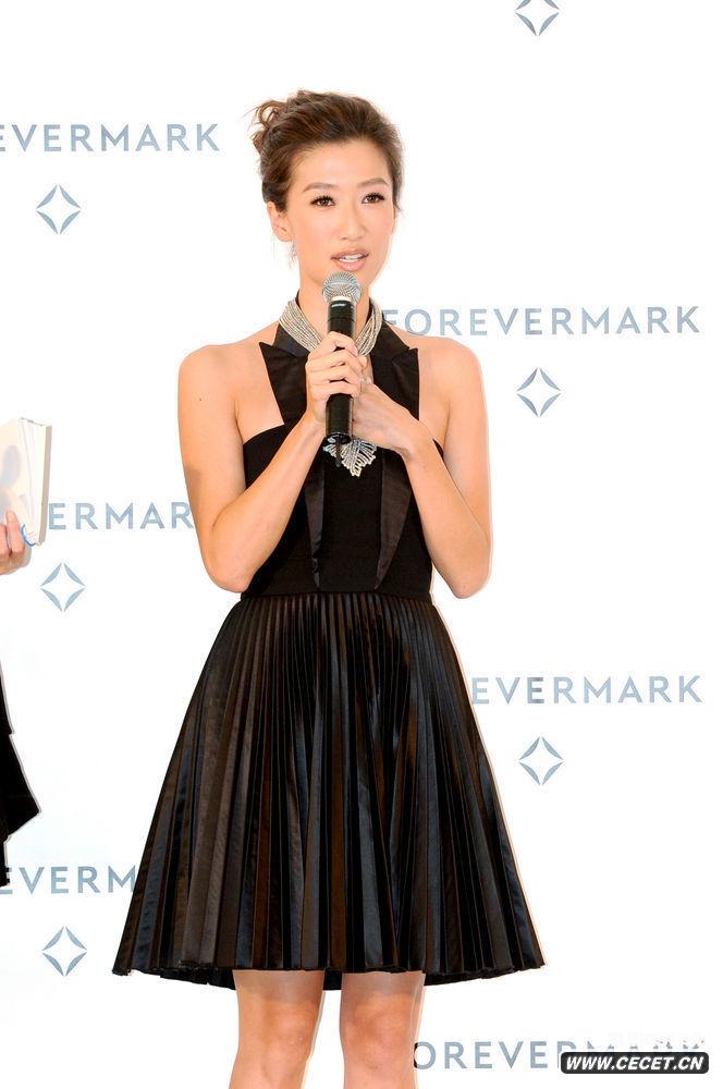 謝婷婷走珠寶秀