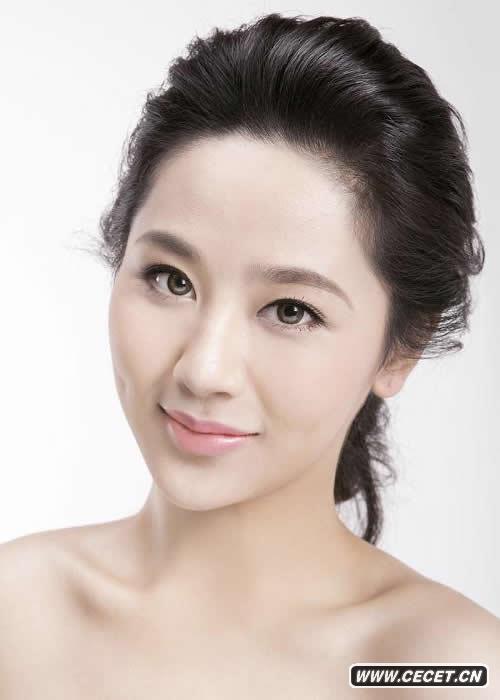 楊紫辦成人禮拍美妝大片