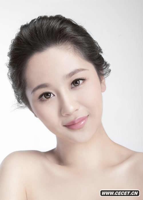 楊紫辦成人禮拍美妝大片