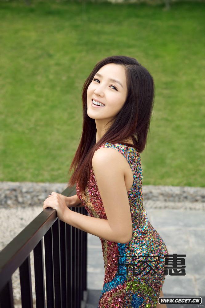 何潔氣質(zhì)封面曝光