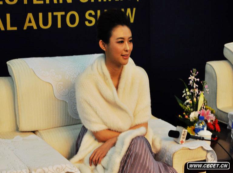 車(chē)模獸獸亮相2010昆明車(chē)展