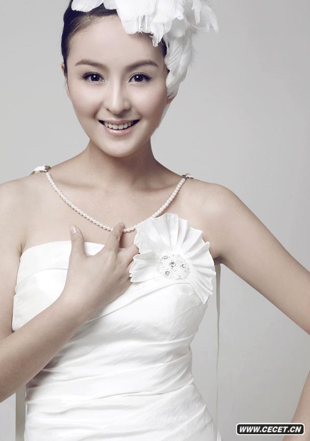 戴嬌倩化身俏皮新娘