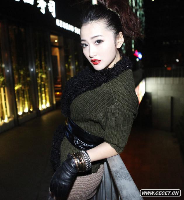 鄭凡變身針織美女