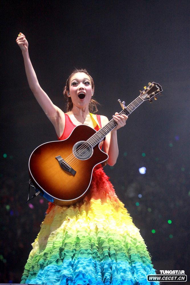 容祖兒穿透視裝跳熱舞