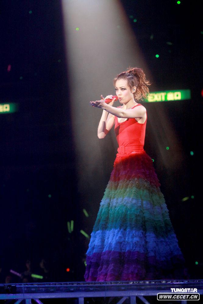 容祖兒穿透視裝跳熱舞