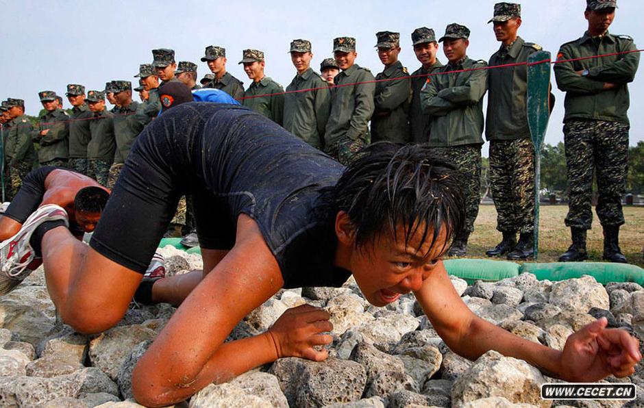 26_܊ꑑڸI(yng)eЃɗӖ131ڽYӖyW(xu)T뽛(jng)^(gu)һΡ·ܳɞϸăɗ·һL(chng)s50ɺʯ䁳ɵխ·W(xu)TǰM(jn)򷭝Lͨ^(gu)Ƥo(w)ɱĥѪģ131_(ki)Ӗr(sh)45W(xu)T(jng)^(gu)9ܵwܿH13ͨ^(gu)YӖyɞɗ19qSǅӡ·yԇΨһŮ