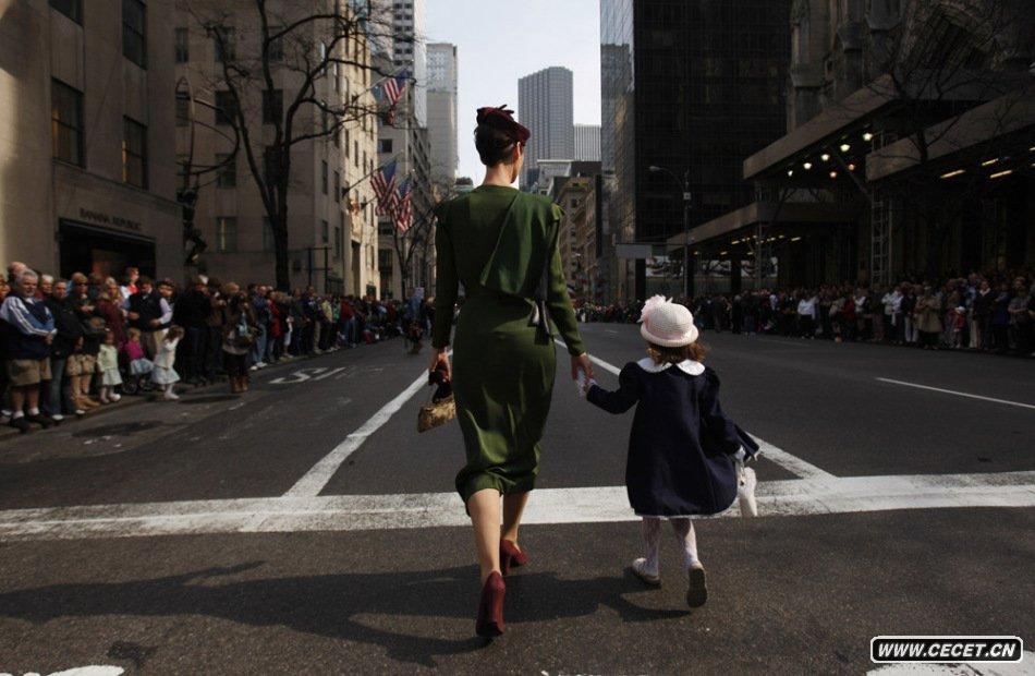 44~sͻм~sÿǳҪĹÿ(g)ͻ˂(zh)ʢb(li)ڵʥ˴ǰD飺һ(zh)fbĸŮıӰ