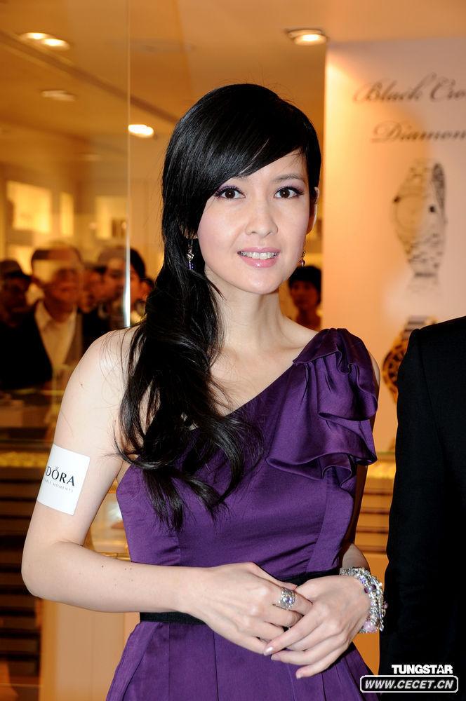 周慧敏紅顏不改清純依舊