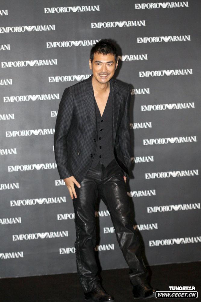 金城武亮相展型男魅力